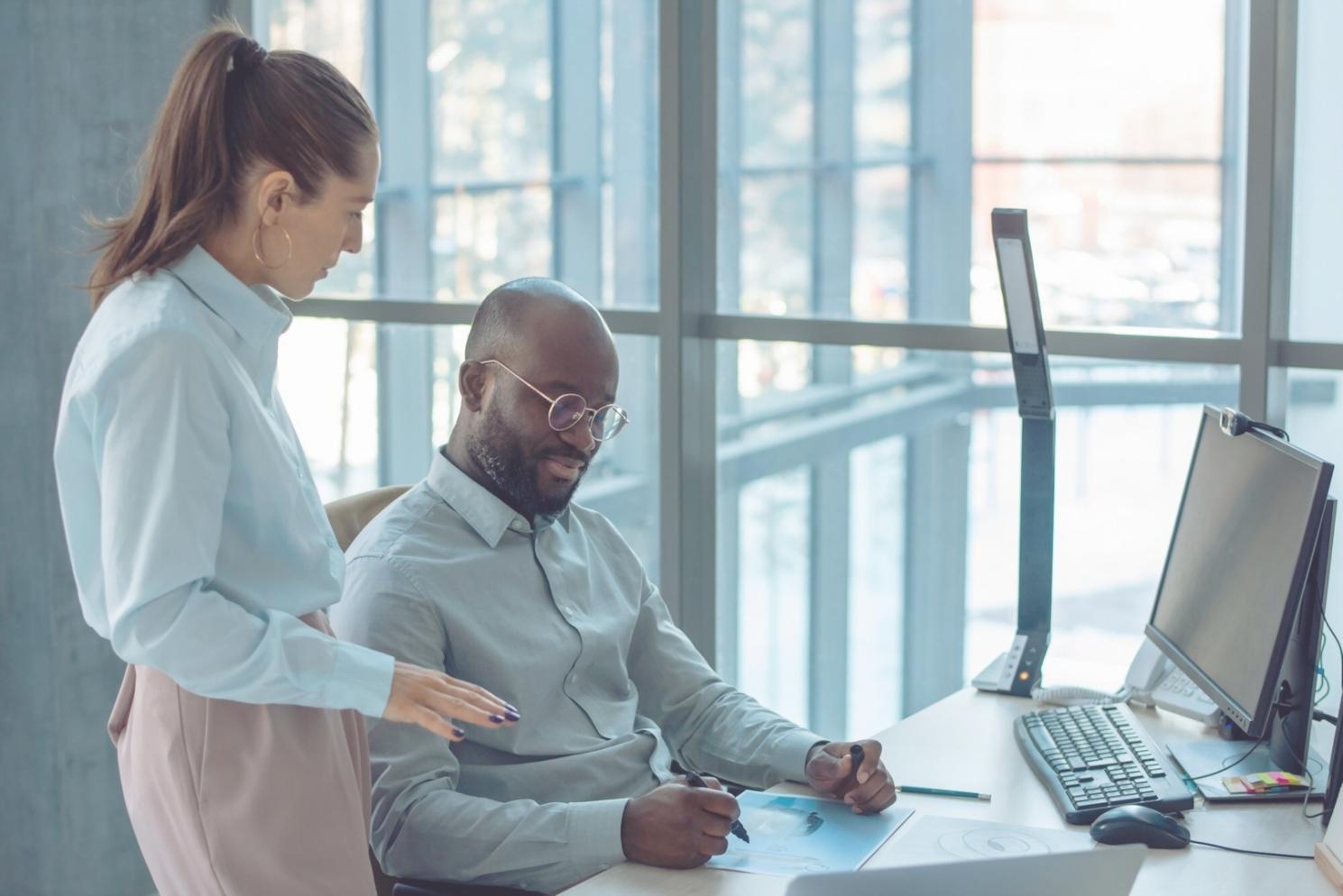 Applicazione gel unghie tecnica professionale